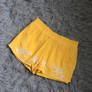 Yellow casual shorts!